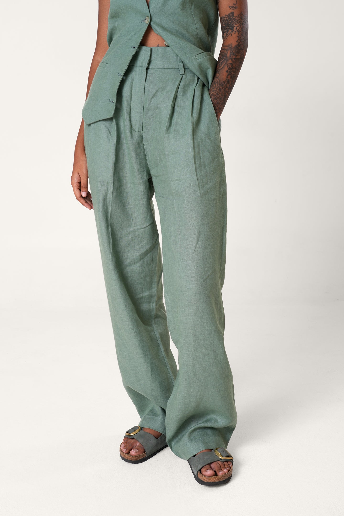Live in your Linen Pants | Green