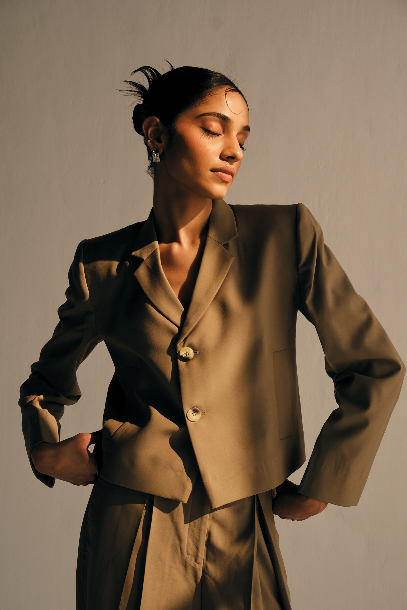 Crop Blazer | Sand Brown