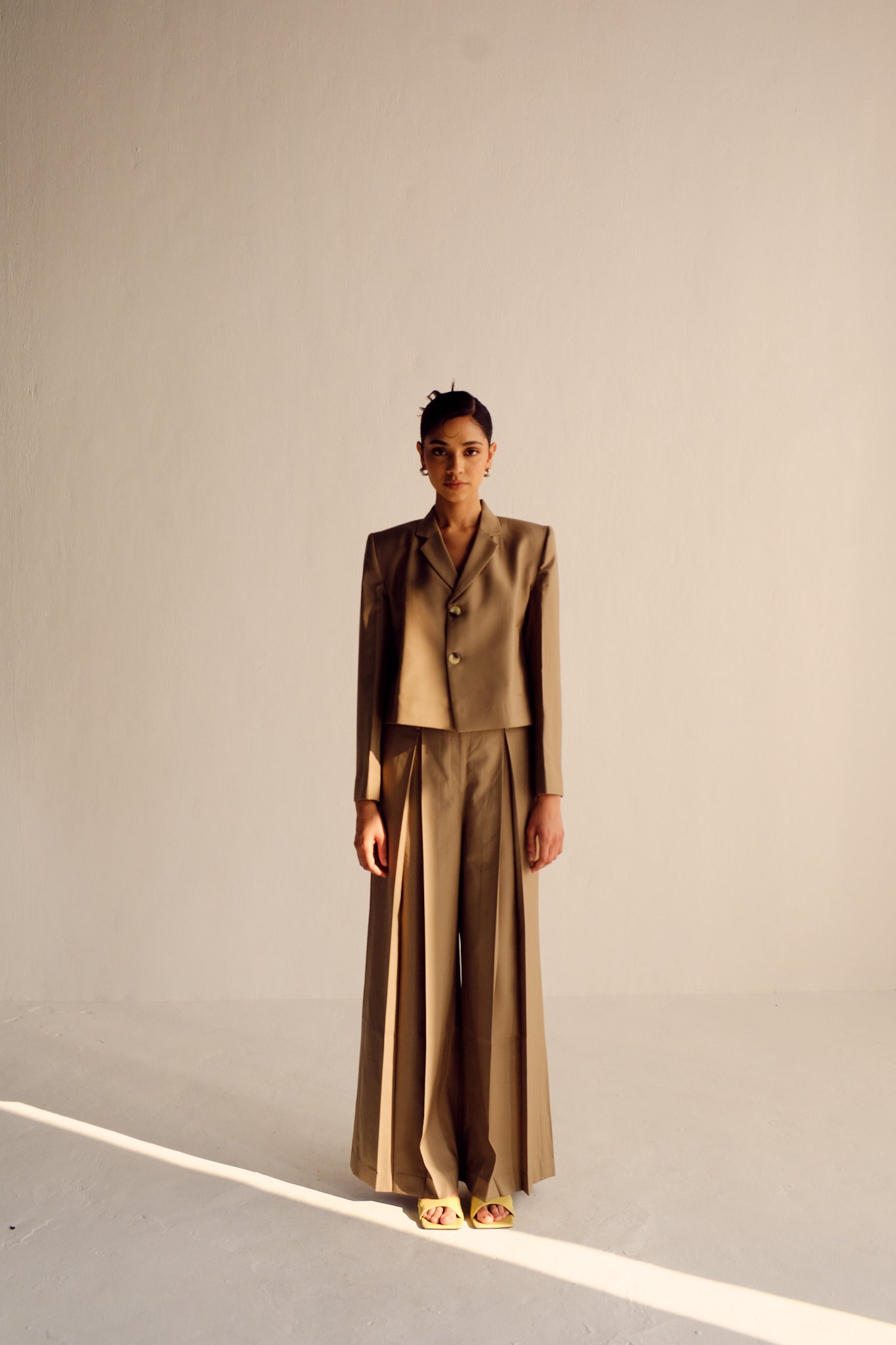 Crop Blazer | Sand Brown