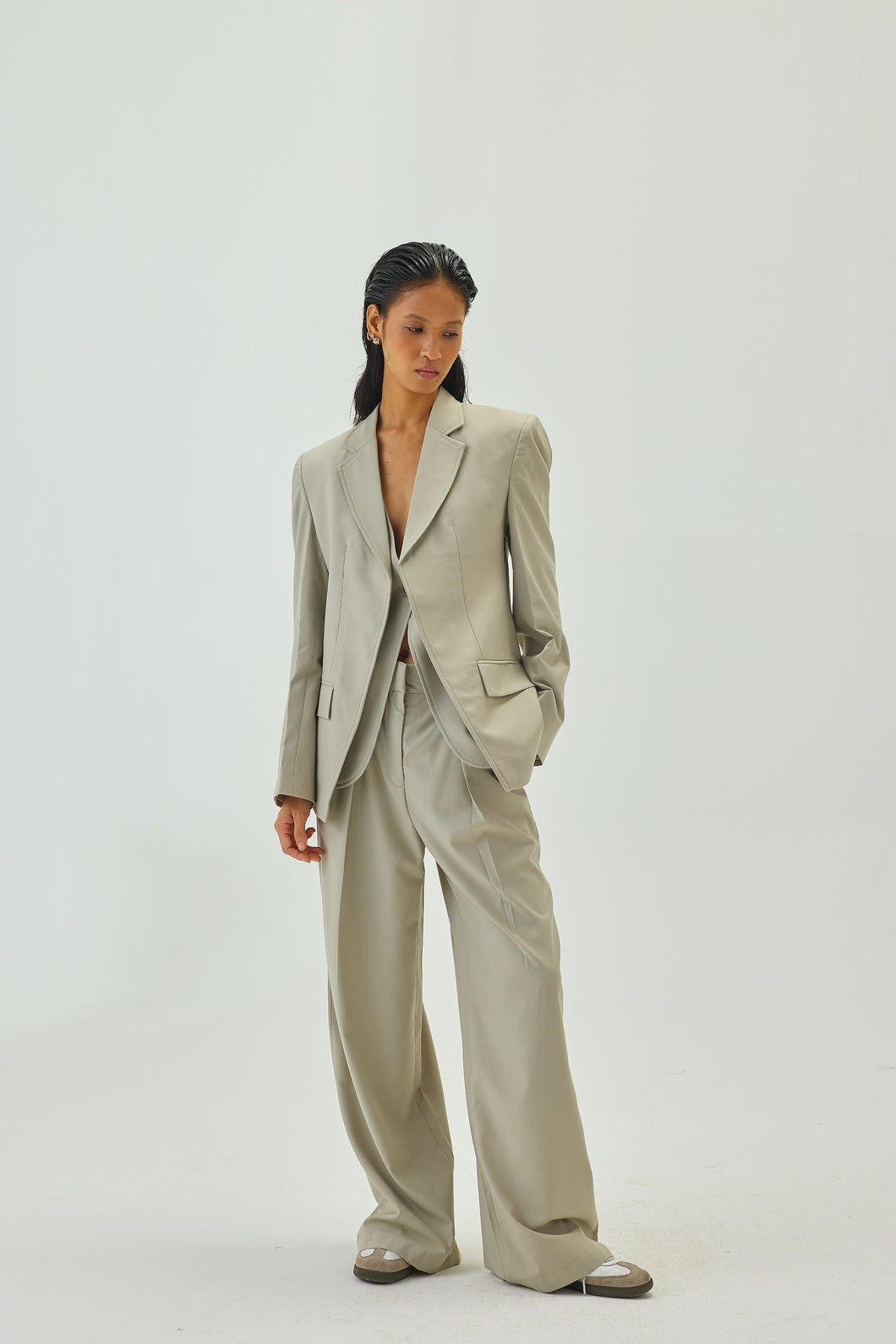Tailored Double Lapelled Single Breasted Blazer | Greige