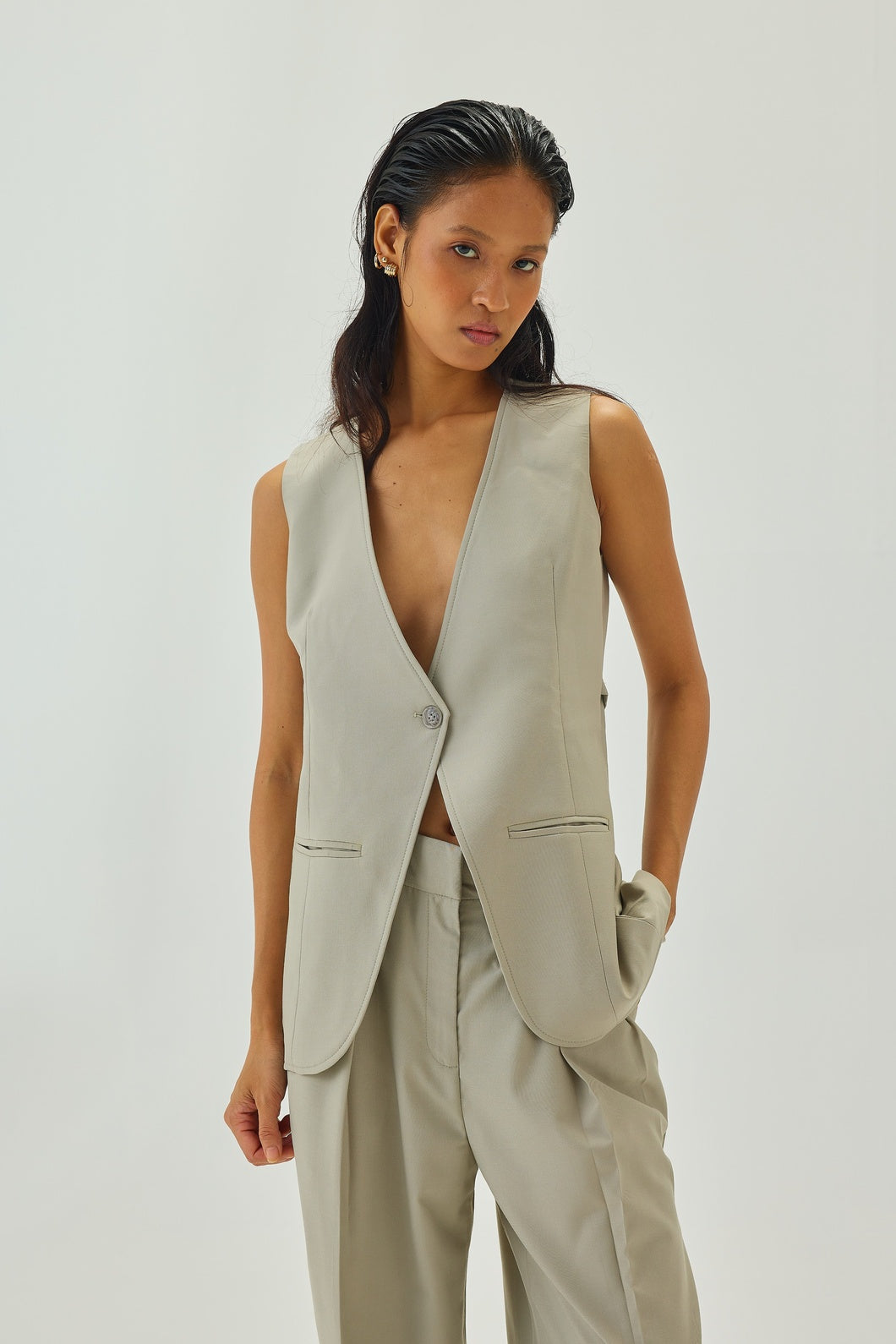 V-Neck Long Waistcoat | Greige