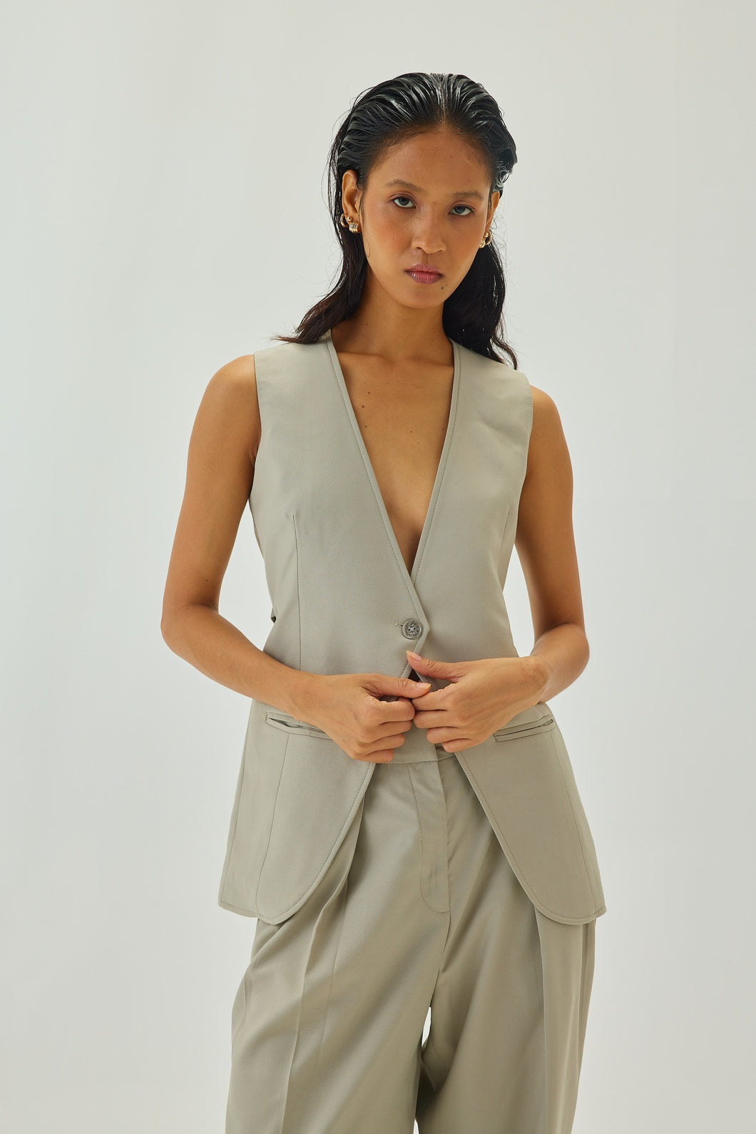 V-Neck Long Waistcoat | Greige