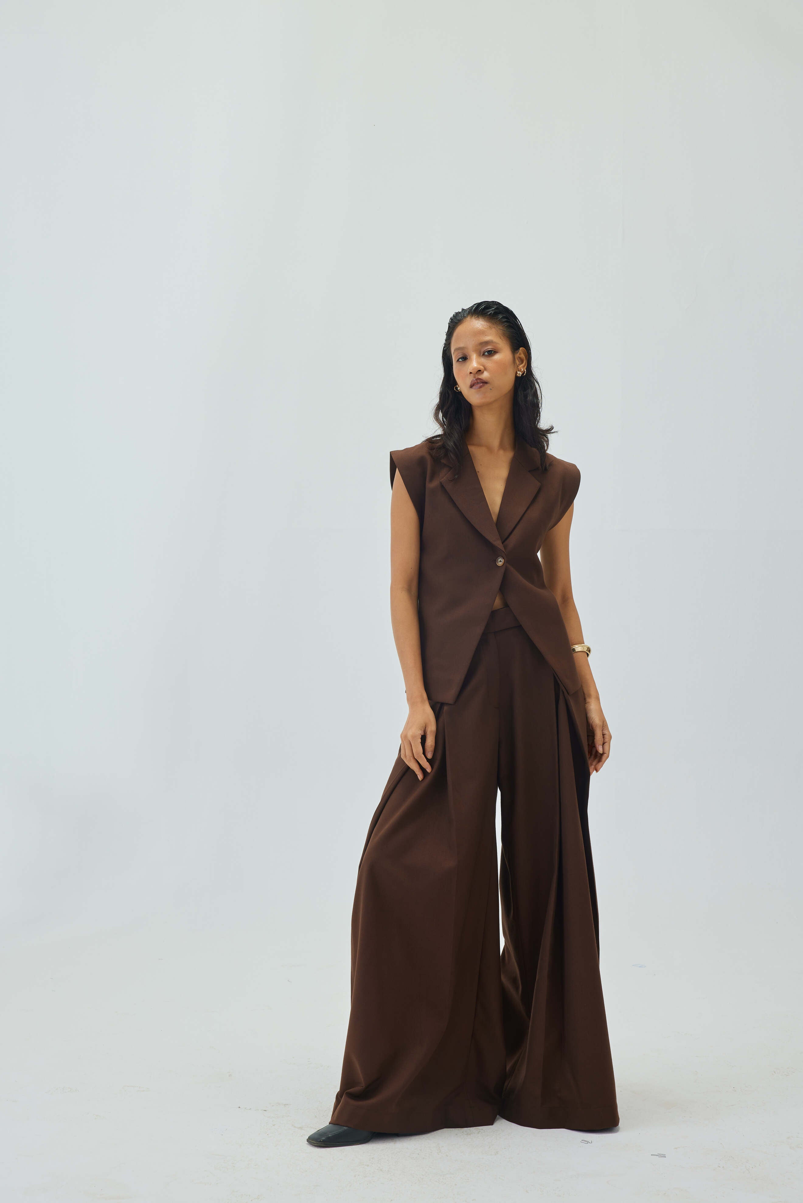 Cap Sleeve Waistcoat | Brown