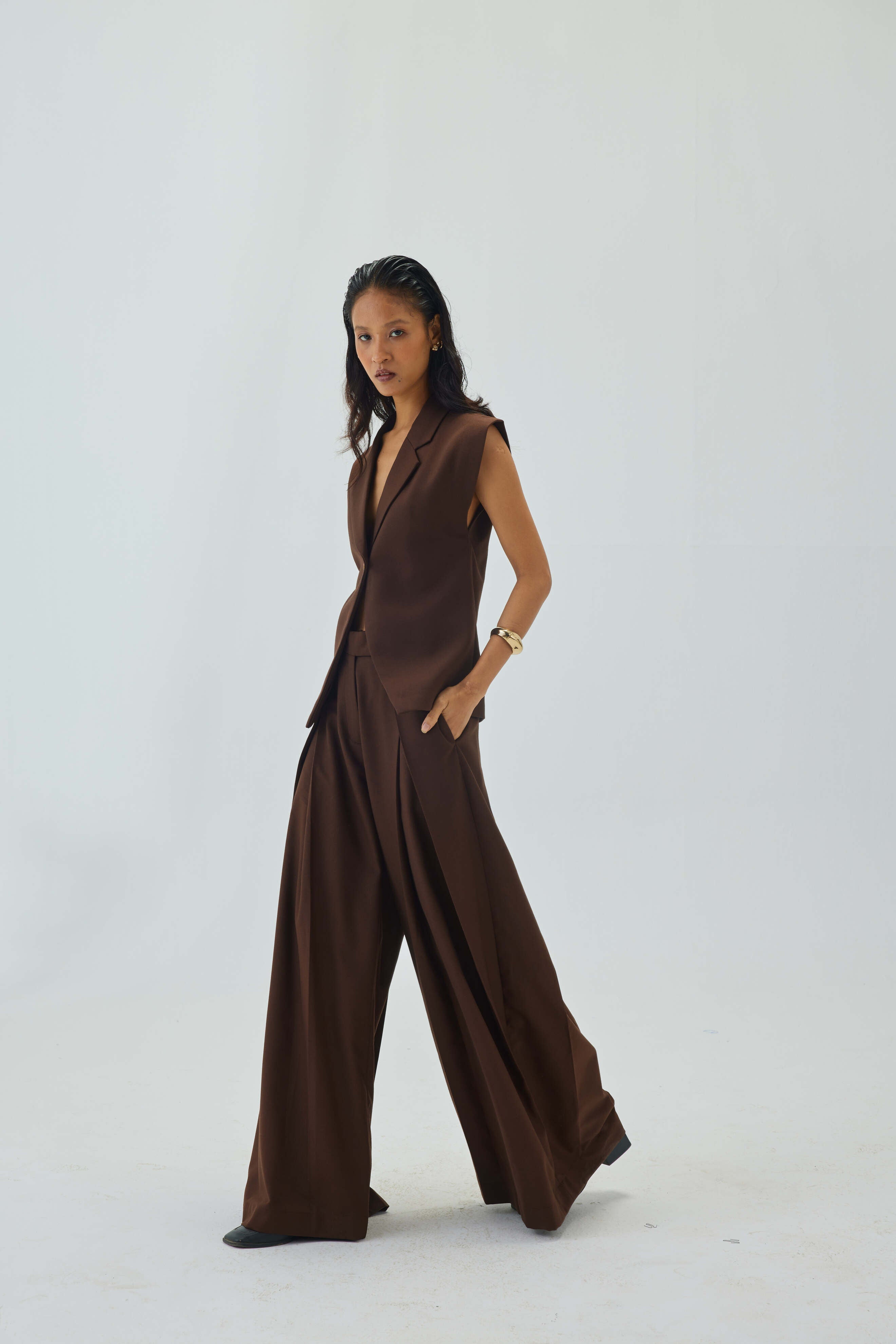 Pleated High Waist Very Wide-Leg Pants | Brown