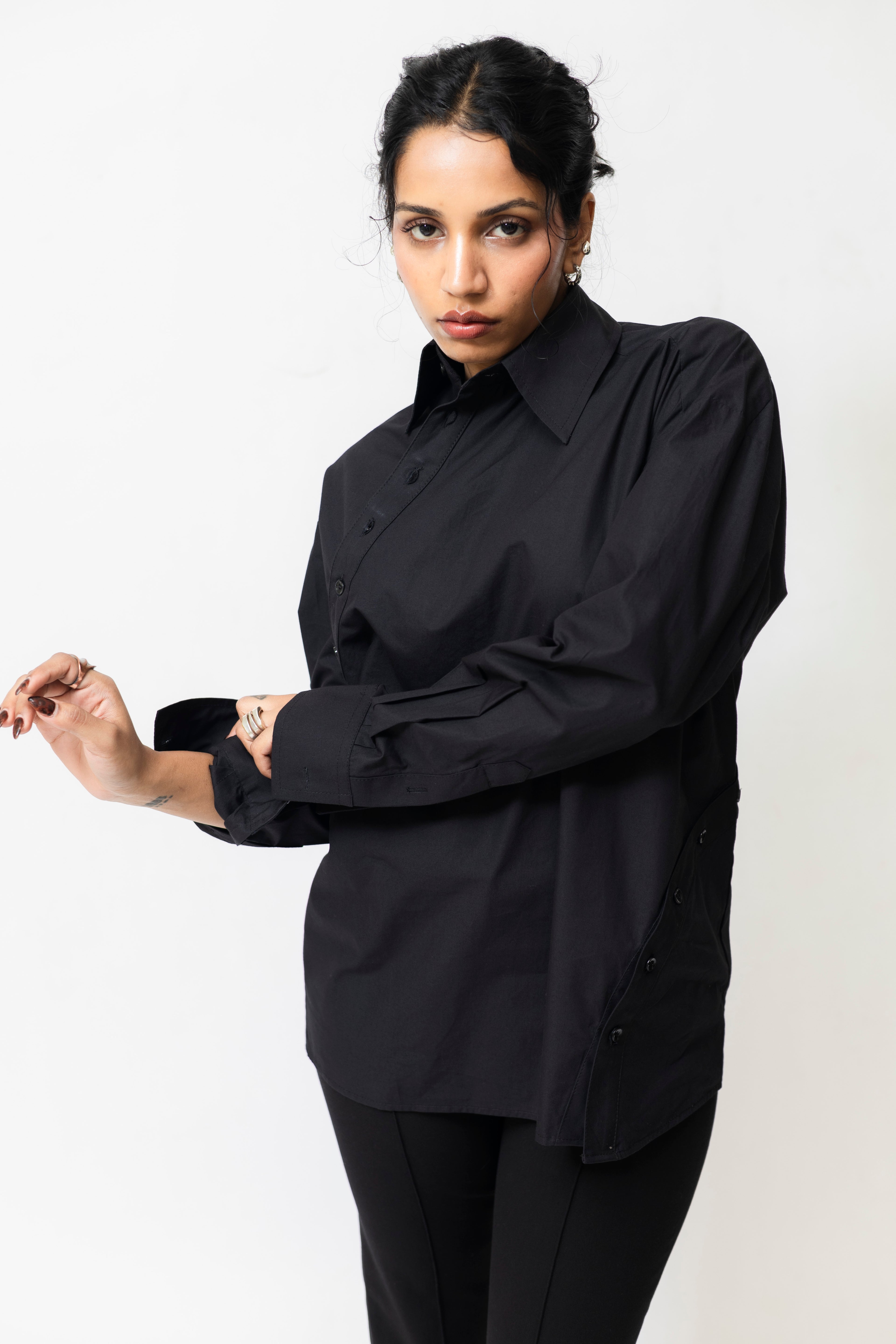 Multi-Way Buttoned Black Shirt | Modular Styling Shirt