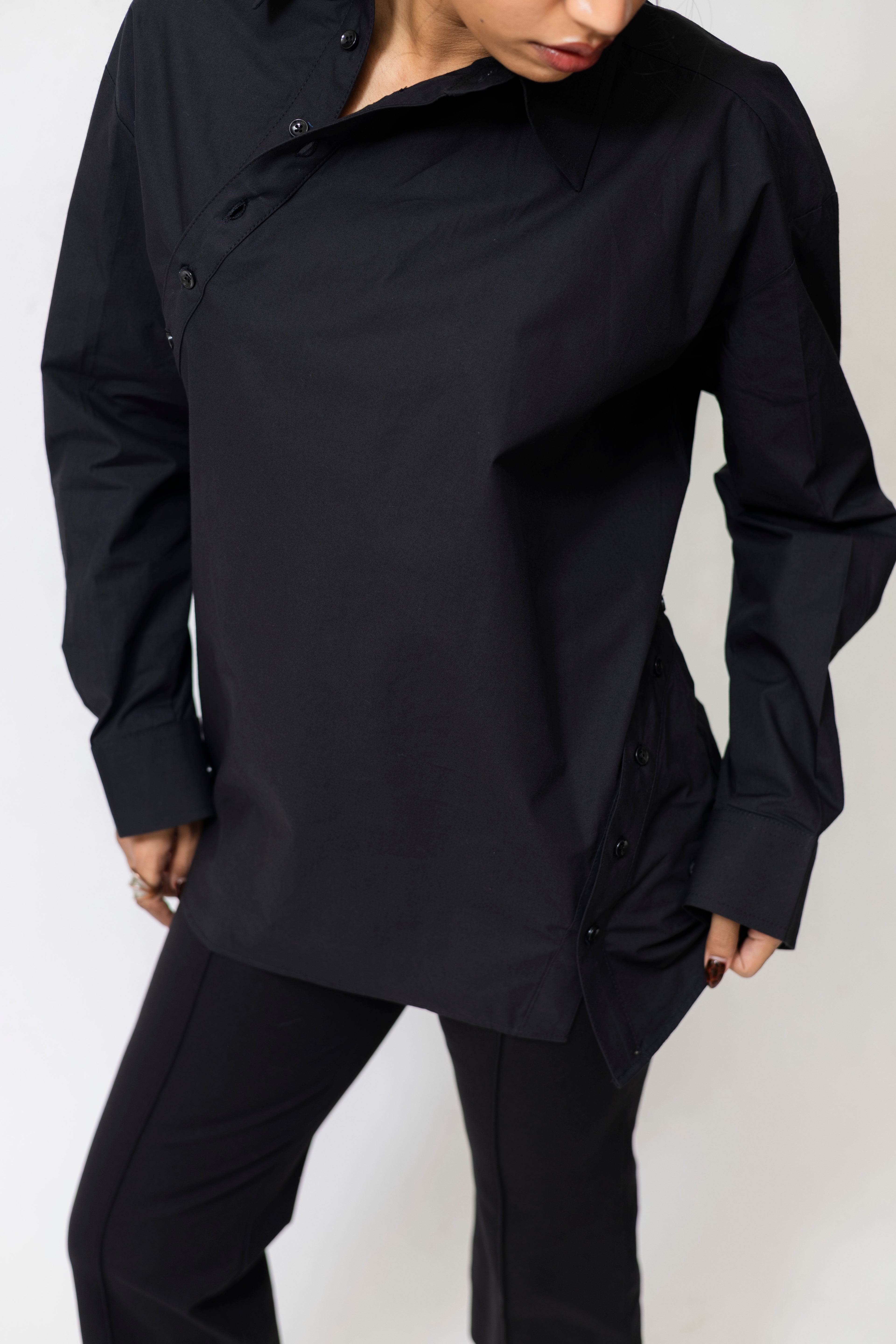 Multi-Way Buttoned Black Shirt | Modular Styling Shirt