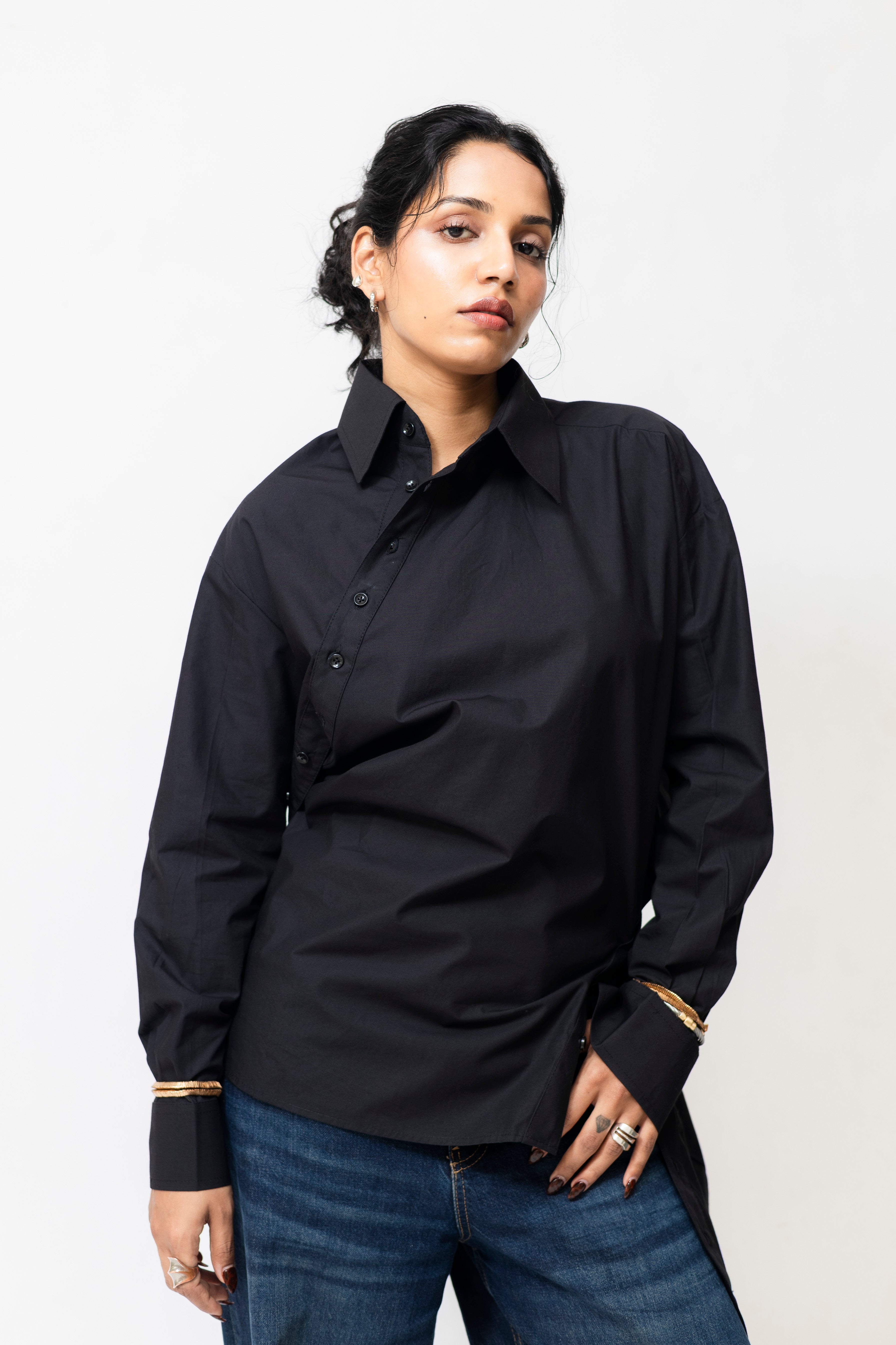 Multi-Way Buttoned Black Shirt | Modular Styling Shirt