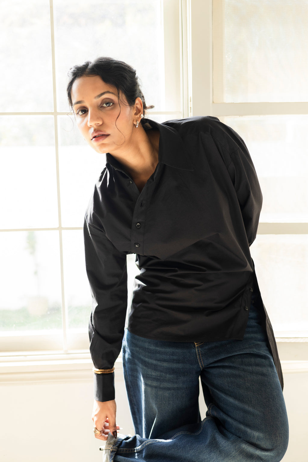 Multi-Way Buttoned Black Shirt | Modular Styling Shirt